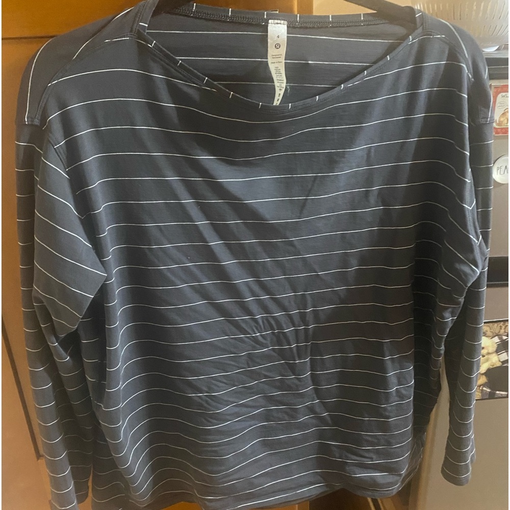 Ladies lululemon top